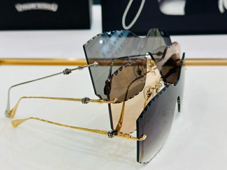 Picture of Chrome Hearts Sunglasses _SKUfw58025312fw